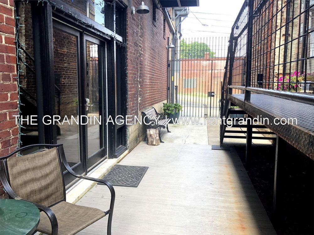 302 5th St SW - Photo 3 of 34