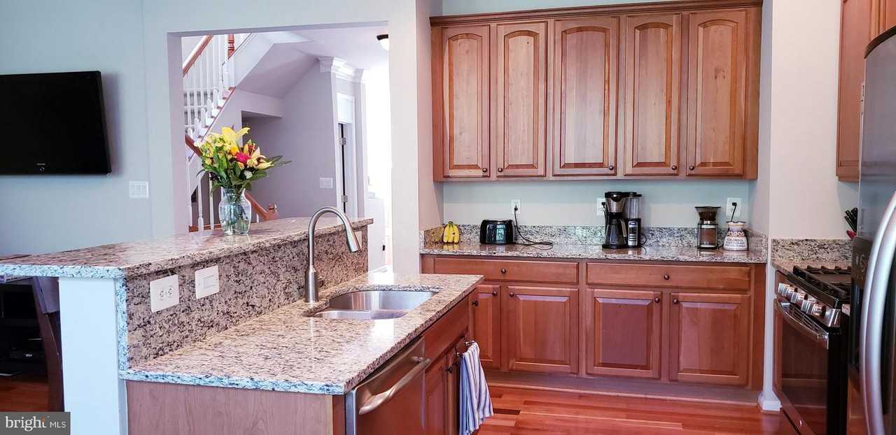 43113 Forest Edge Square - Photo 3 of 25