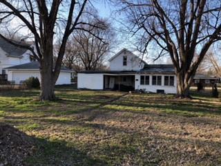 213 West Race Street - Photo 2 of 5