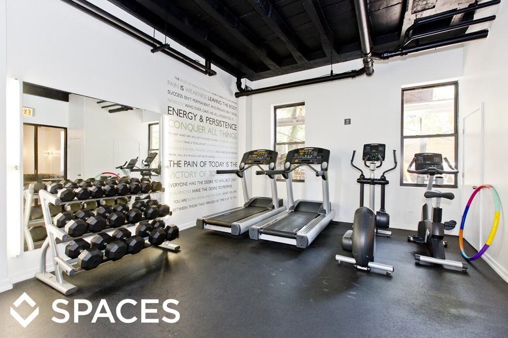 5718 N Winthrop Ave #205 - Photo 3 of 7