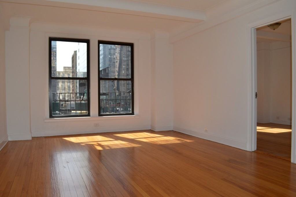 34 -440 W 34th St. 2E - Photo 2 of 4