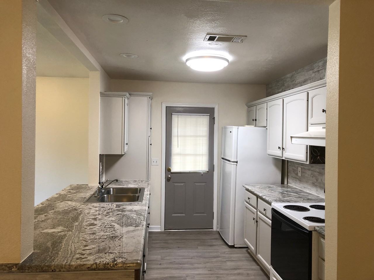 823 North 17th Street - Photo 4 of 13