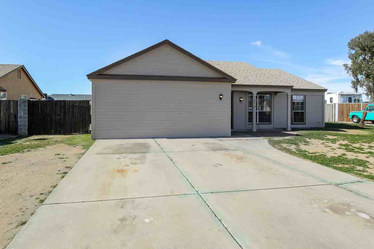 12512 N 86th Dr - Photo 2 of 20