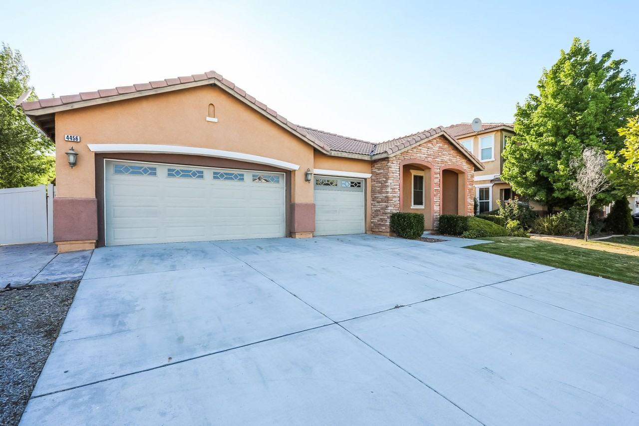 4456 Almaterra Dr - Photo 2 of 18