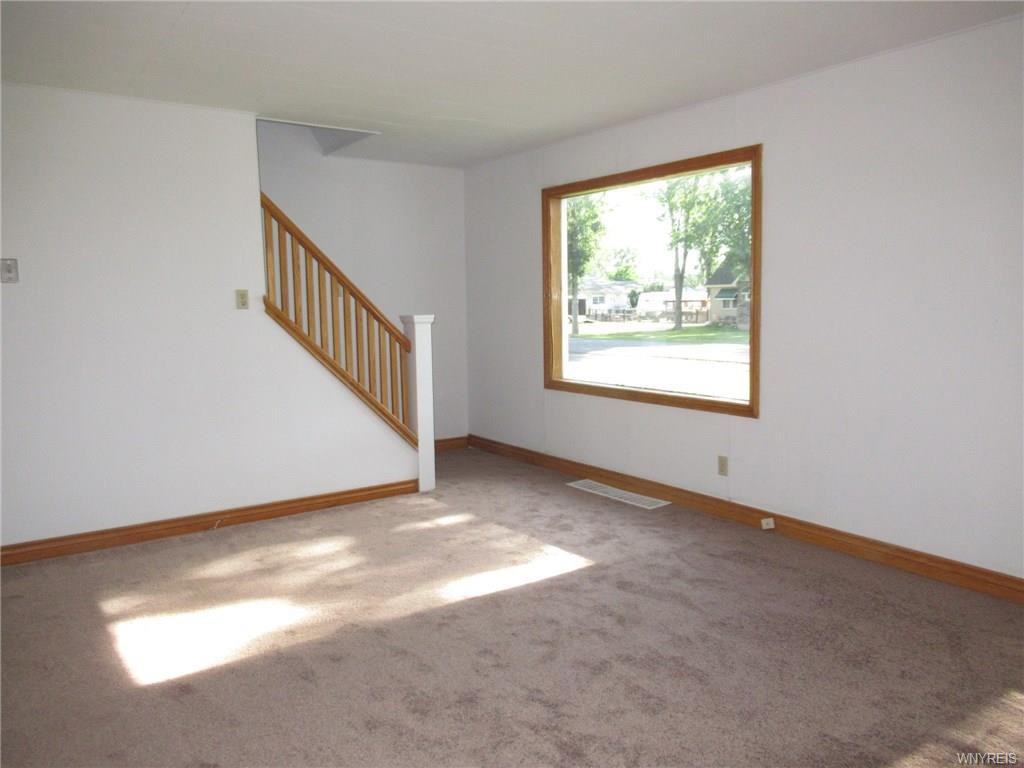 3330 Wallace Dr - Photo 2 of 12