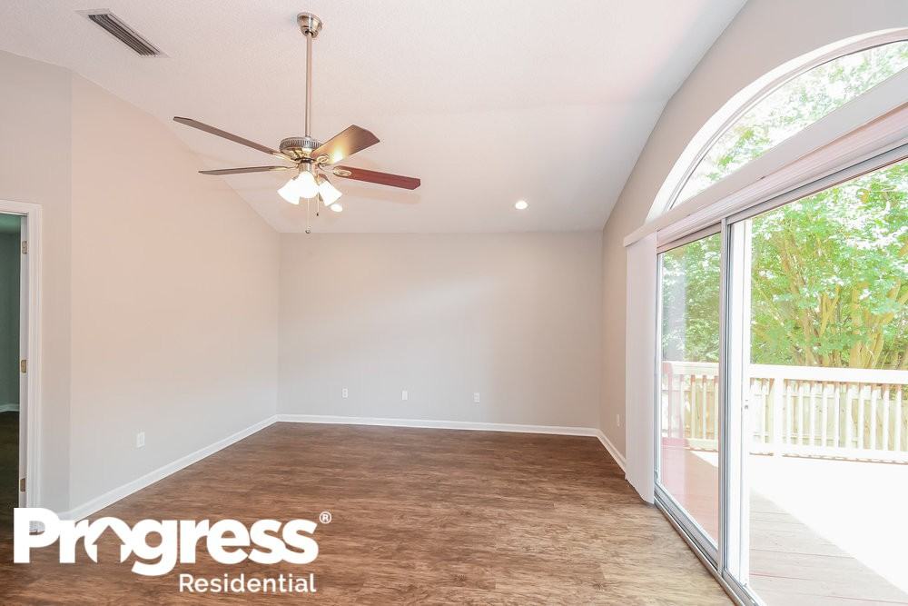 3401 Millcrest Dr - Photo 3 of 21