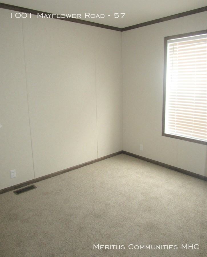 1001 S Mayflower Rd #57 - Photo 3 of 5