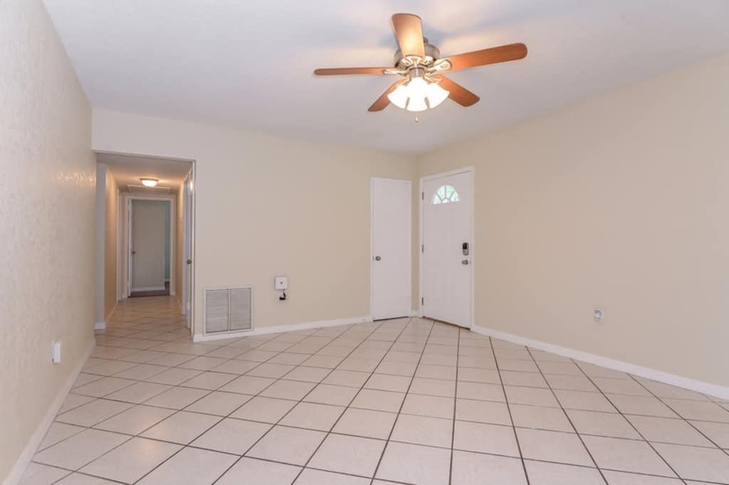 1992 75th Way N - Photo 2 of 17