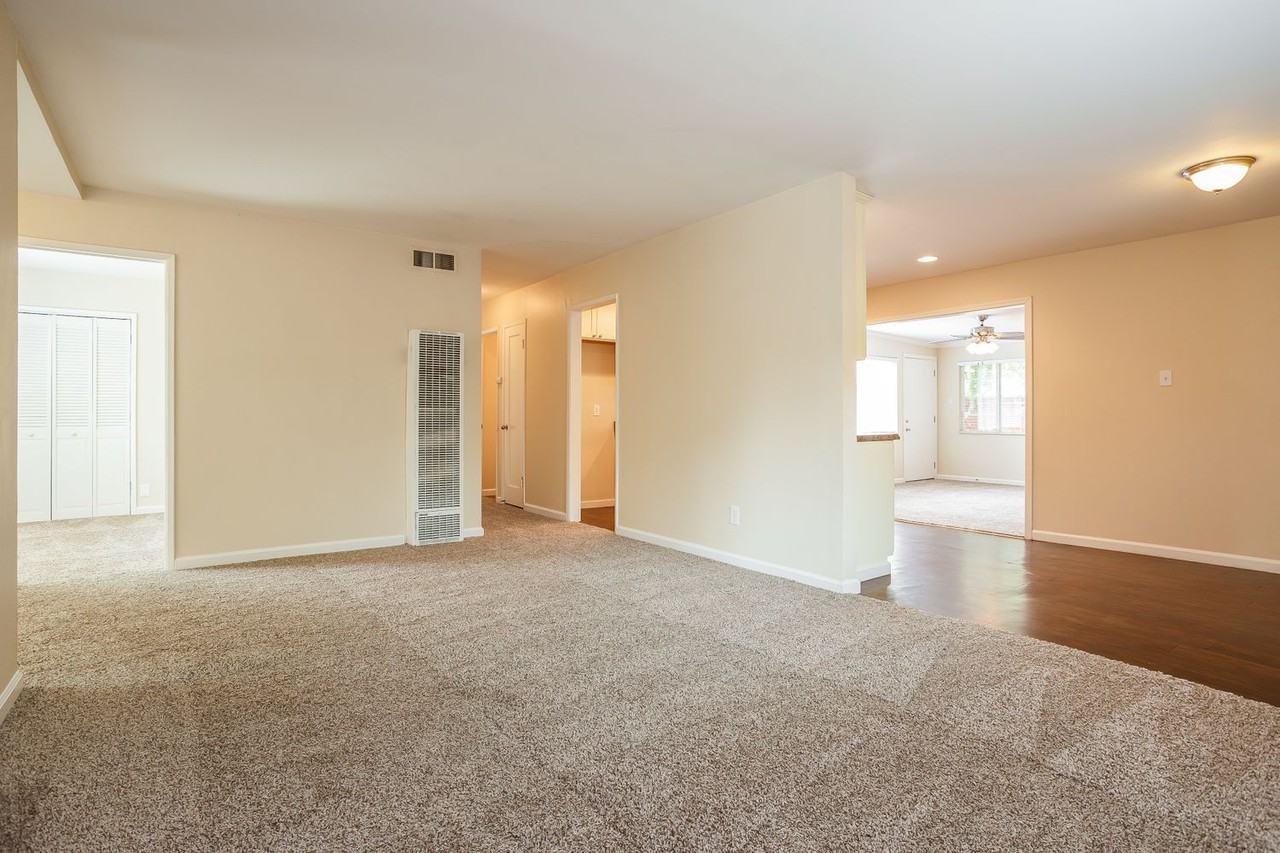 2731 Broadmoor Ave - Photo 2 of 13