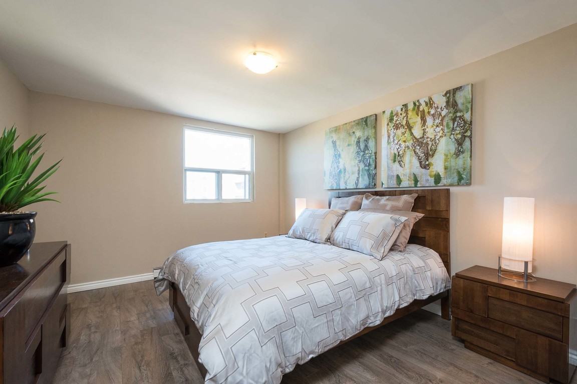 St. James Place II & IV - Photo 3 of 6