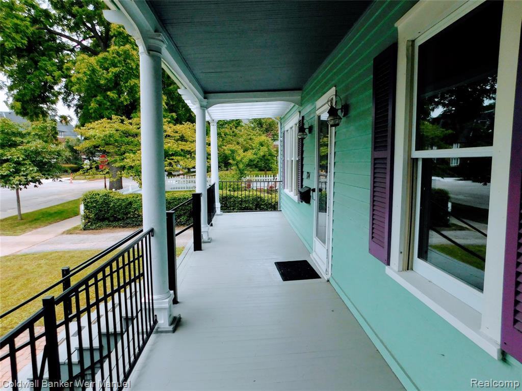 374 Rivard Blvd - Photo 3 of 24