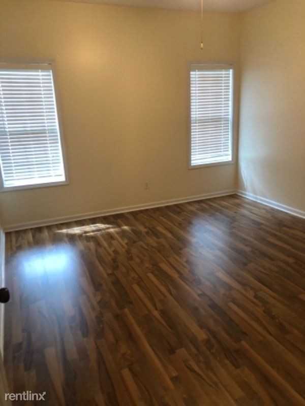 1114 Southbend Dr - Photo 2 of 9