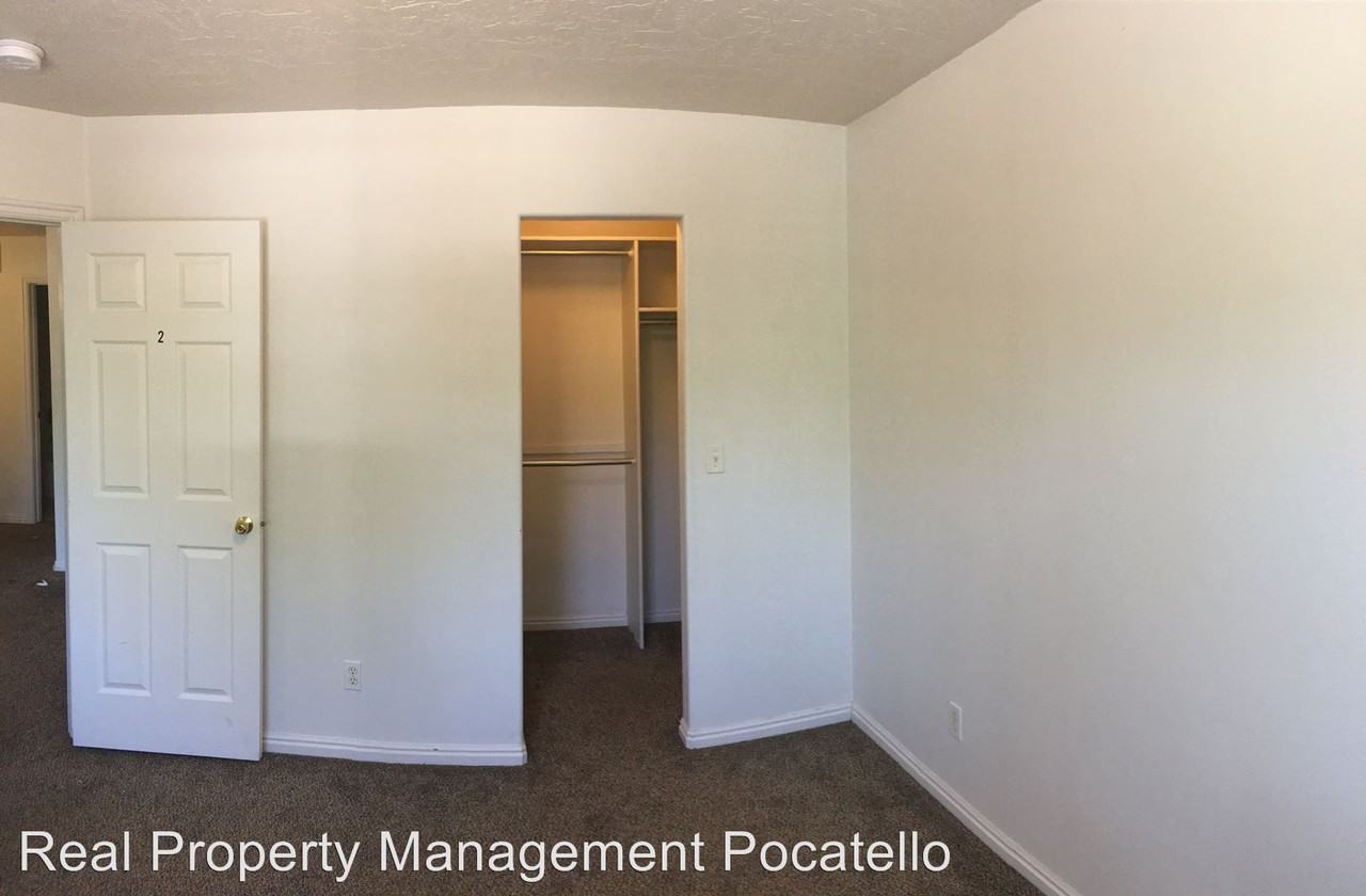 805 S 3rd B - Photo 2 of 3