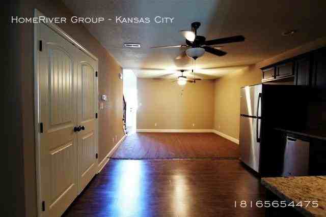 21606 Westover Ct - Photo 2 of 15