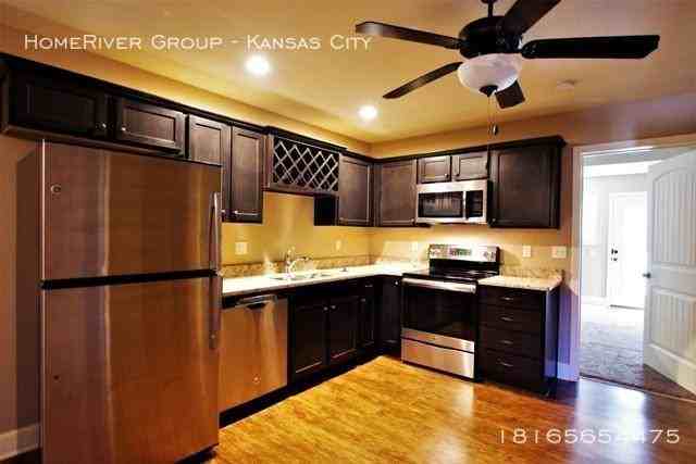 21606 Westover Ct - Photo 3 of 15