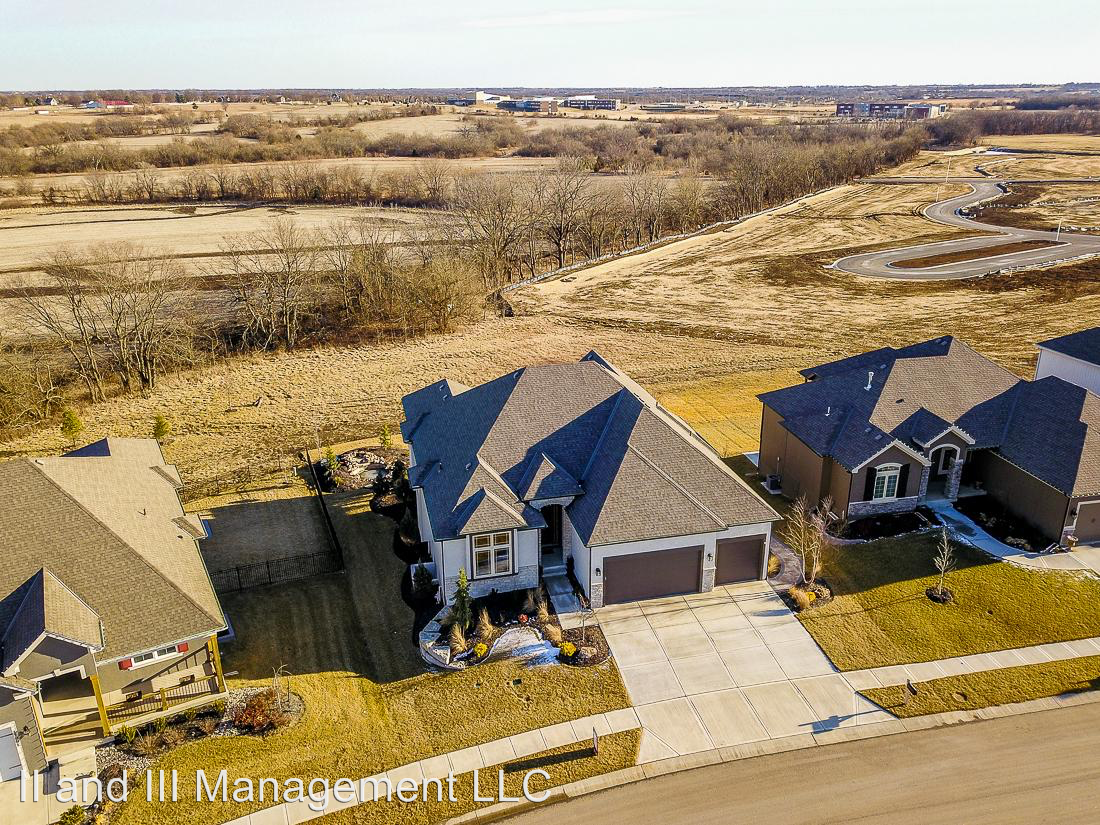 17005 Bradshaw St - Photo 3 of 44