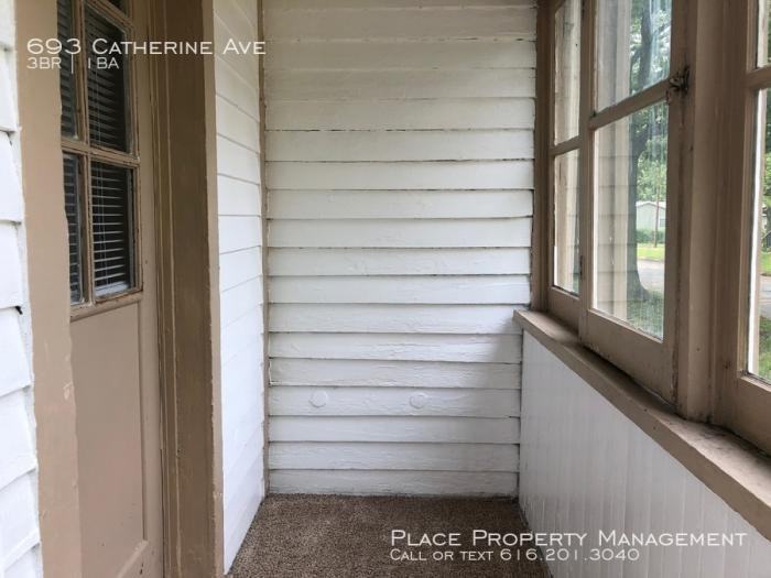 693 Catherine Ave - Photo 2 of 12