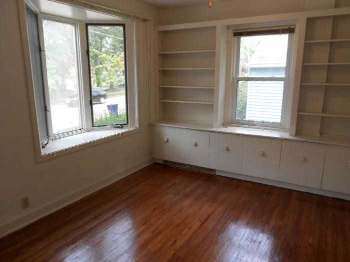 465 Slade Ave - Photo 2 of 6