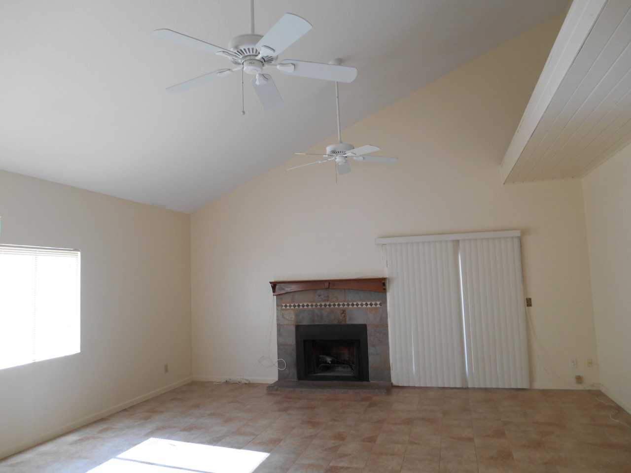 10212 E Emily Pl - Photo 2 of 15