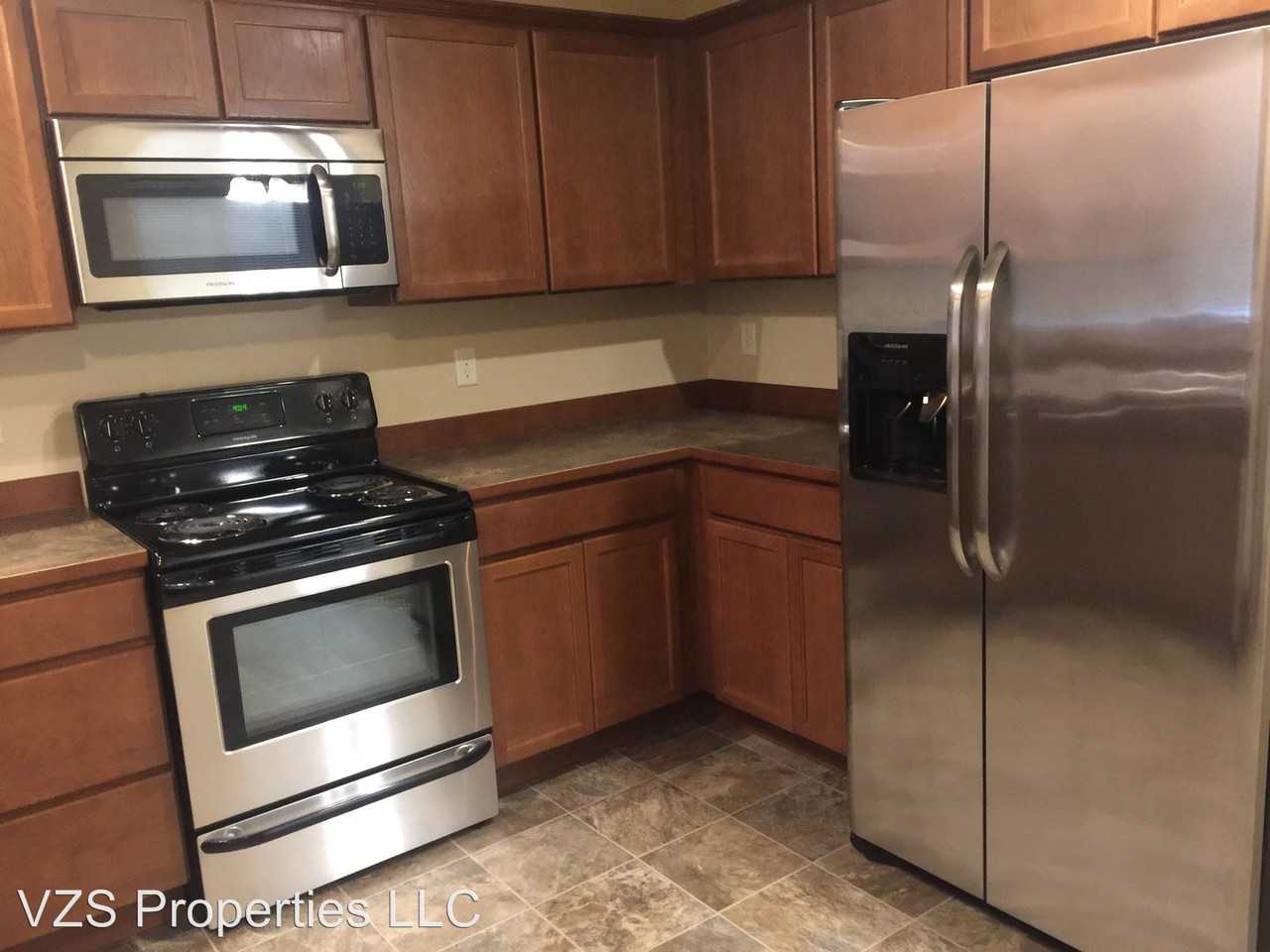 300 Saddlehorn Lane - Photo 3 of 10