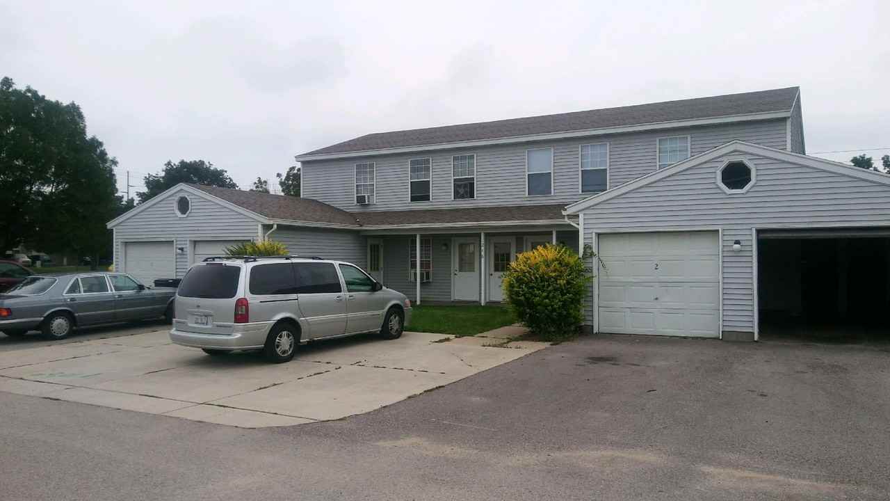 1248 Central Ave - Photo 2 of 9