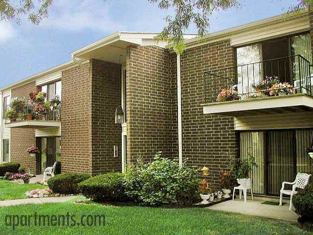 Deerfield Woods Apartments - Photo 2 of 20