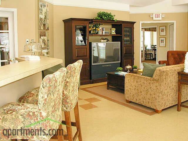 Deerfield Woods Apartments - Photo 3 of 20