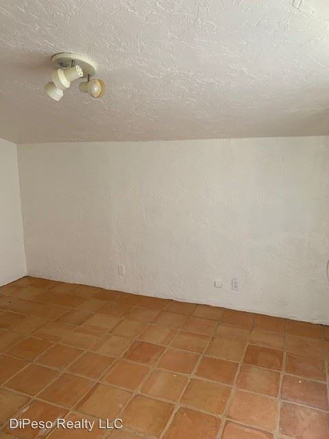 453 N Lariat St - Photo 3 of 14