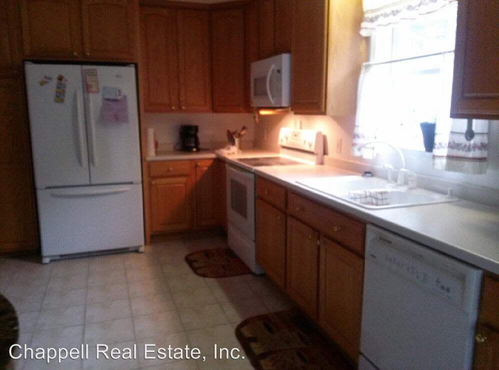 1551 Lakeside Dr - Photo 3 of 4