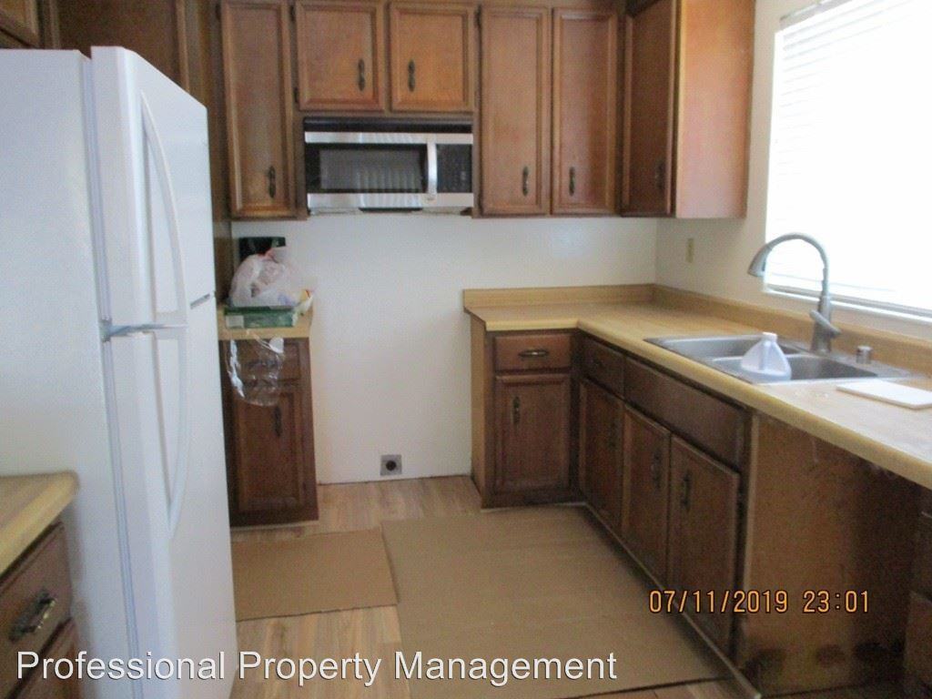 259 Sparrow Dr - Photo 3 of 9