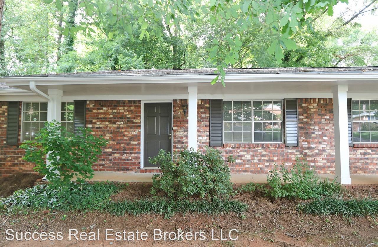 4215 Fawn Ln SE - Photo 2 of 25