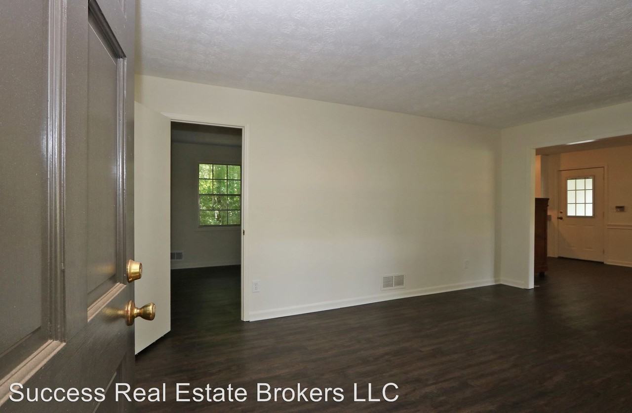 4215 Fawn Ln SE - Photo 3 of 25