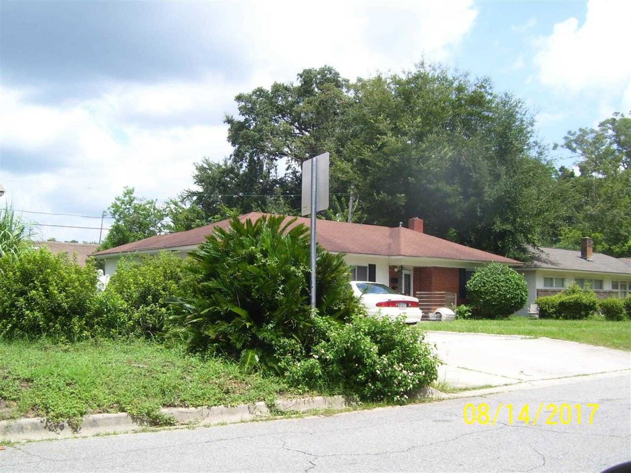 2112 Glynnwood Dr - Photo 2 of 17