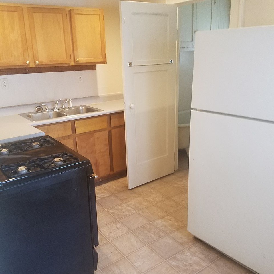 1529 S State Ave - Photo 2 of 5