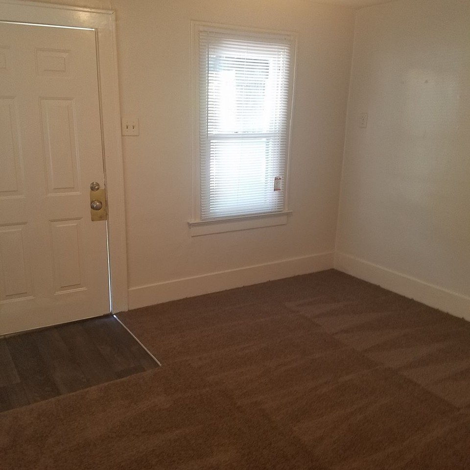 1529 S State Ave - Photo 3 of 5