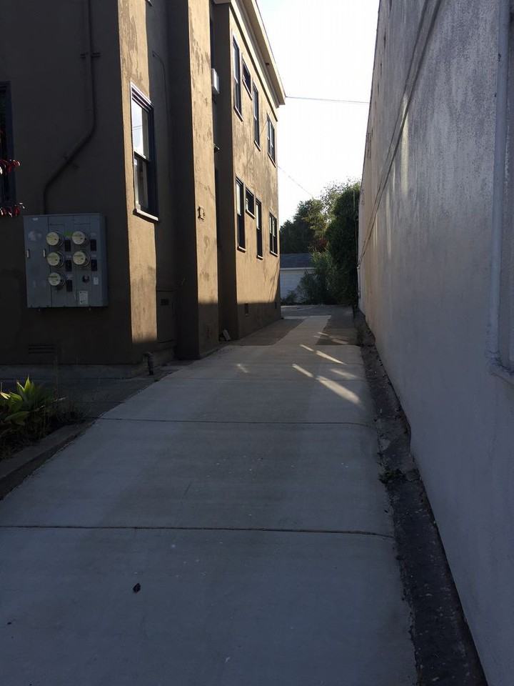 6422 Telegraph Ave - Photo 3 of 15