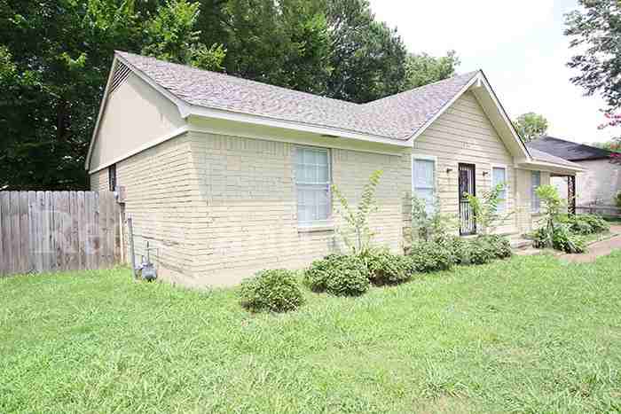 3190 Applewood Cove - Photo 2 of 20