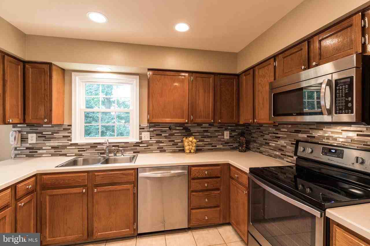 9602 Burnt Oak Drive - Photo 3 of 31