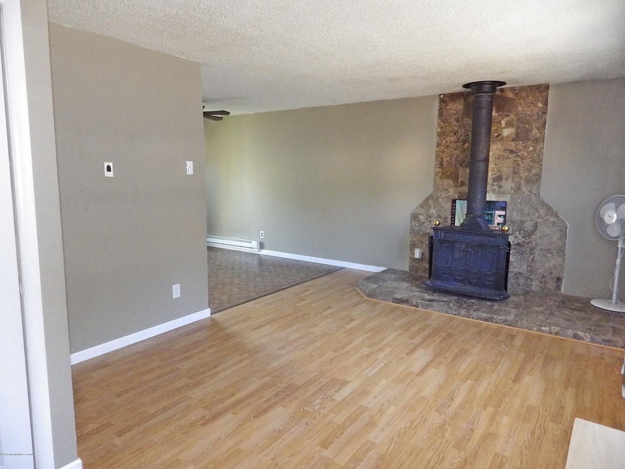 14D Primrose Ln - Photo 2 of 16