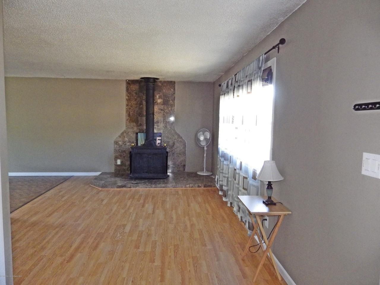 14D Primrose Ln - Photo 3 of 16