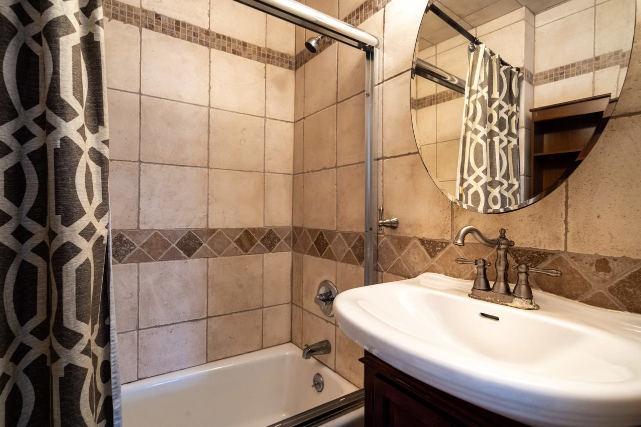 17411 Jewel Ave - Photo 3 of 4