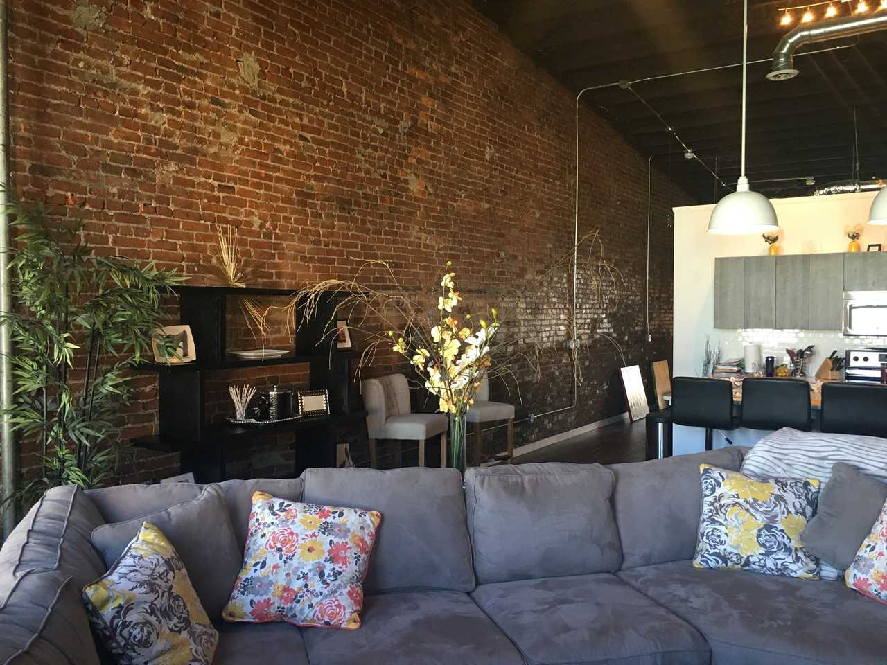 140 S Washington St #B - Photo 2 of 2