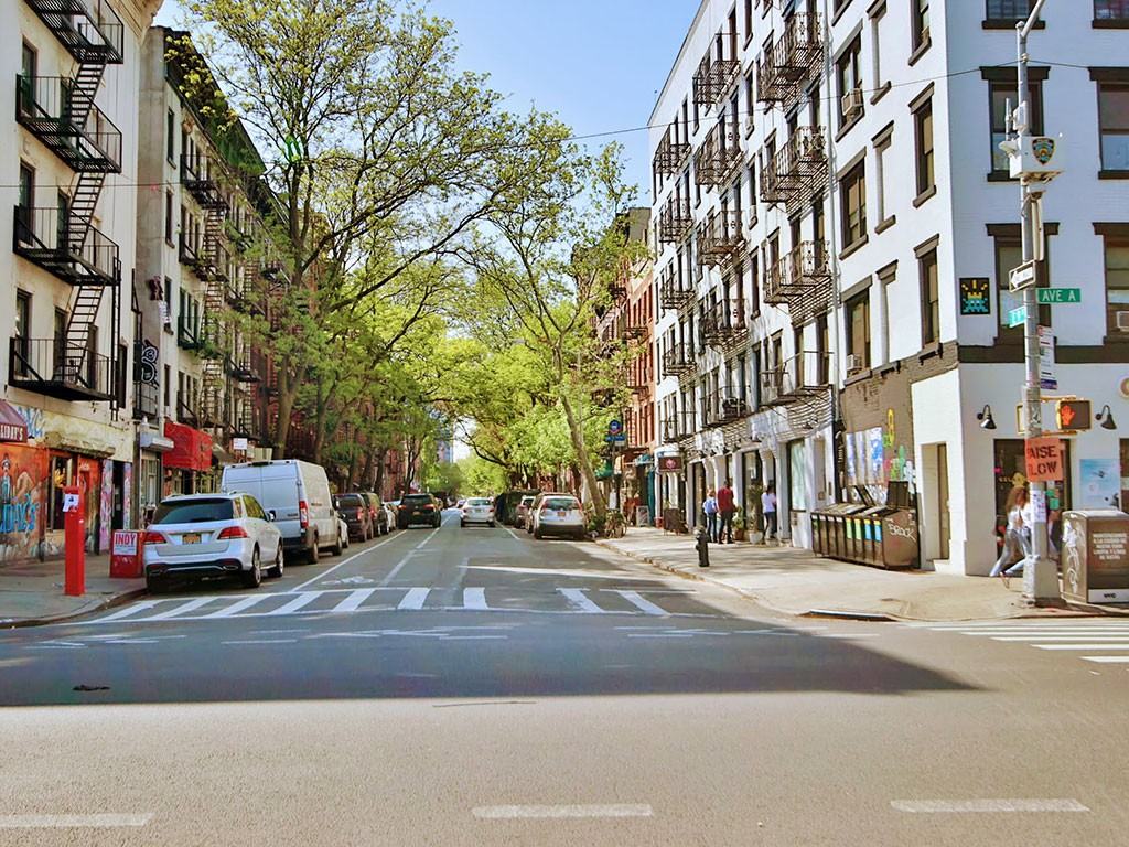 128 Saint Mark's Place - Photo 3 of 6