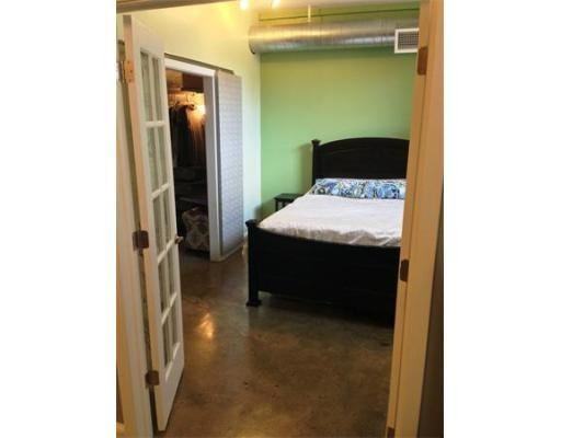 7 Crombie St #7 - Photo 3 of 6