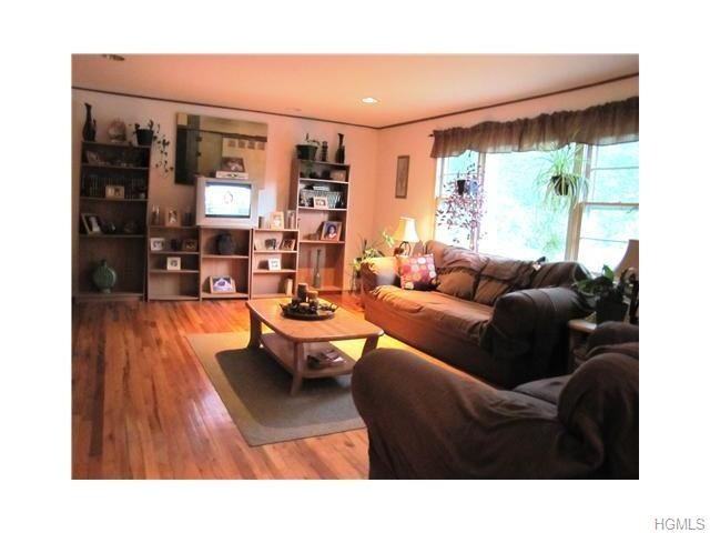 11 Palisades Ct - Photo 2 of 15