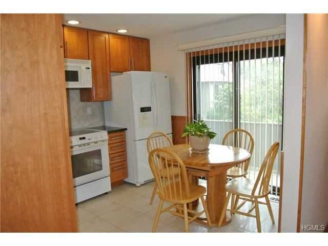 33 Heritage Dr #D - Photo 3 of 30