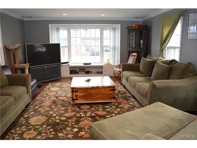 230 Catherine St - Photo 3 of 13