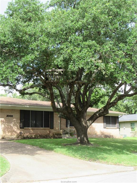 2000 Wayside Dr - Photo 3 of 23