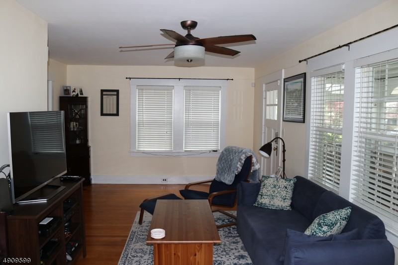 115 Lane Ave - Photo 3 of 12