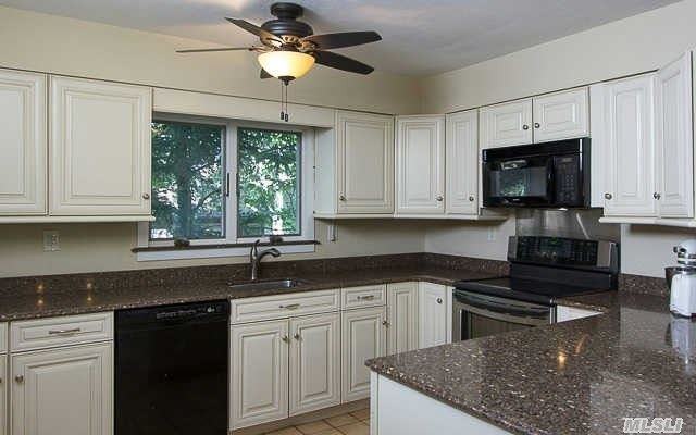 8 Norfolk Dr - Photo 2 of 7